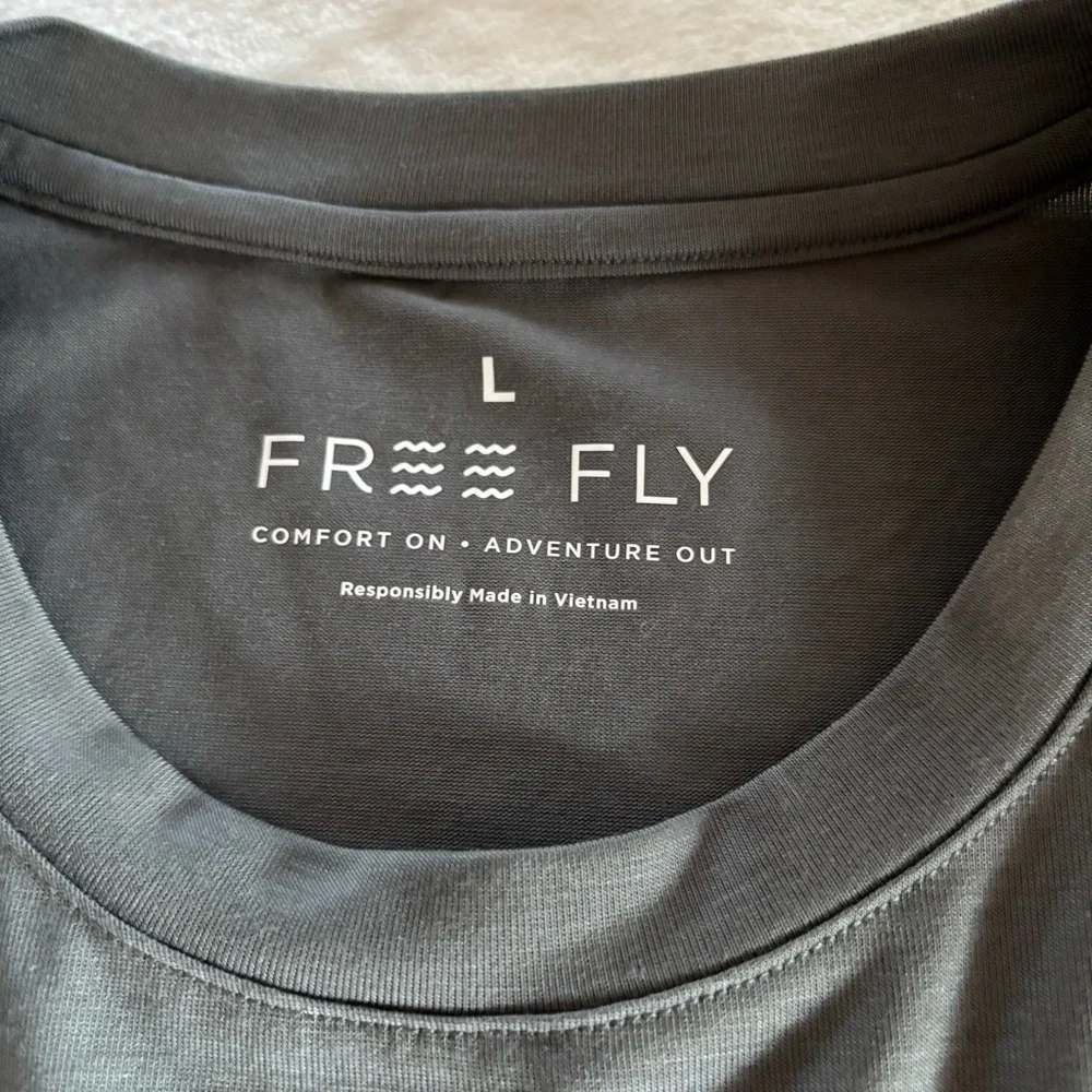 FREE FLY Women's Elevate Long Sleeve Tee Size L in Smoke Gray NWT - Picture 5 of 12